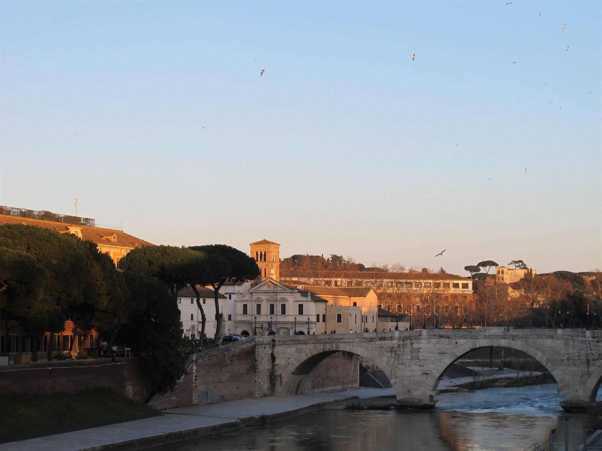 Arco Dei Tolomei Bed and breakfast Roma